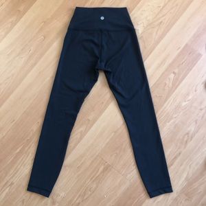 Lululemon Wunder Train High-Rise Leggings 25” (Size 4)